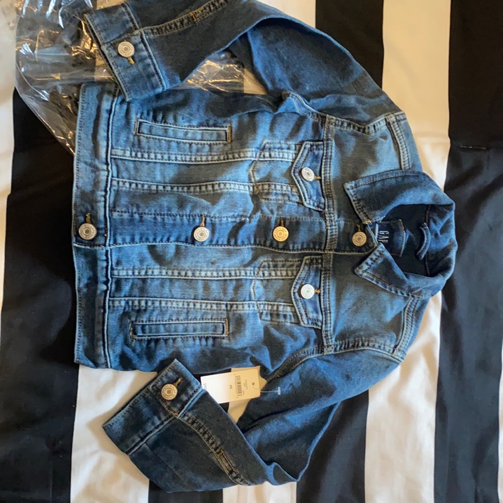 Gap denim jacket • size XS